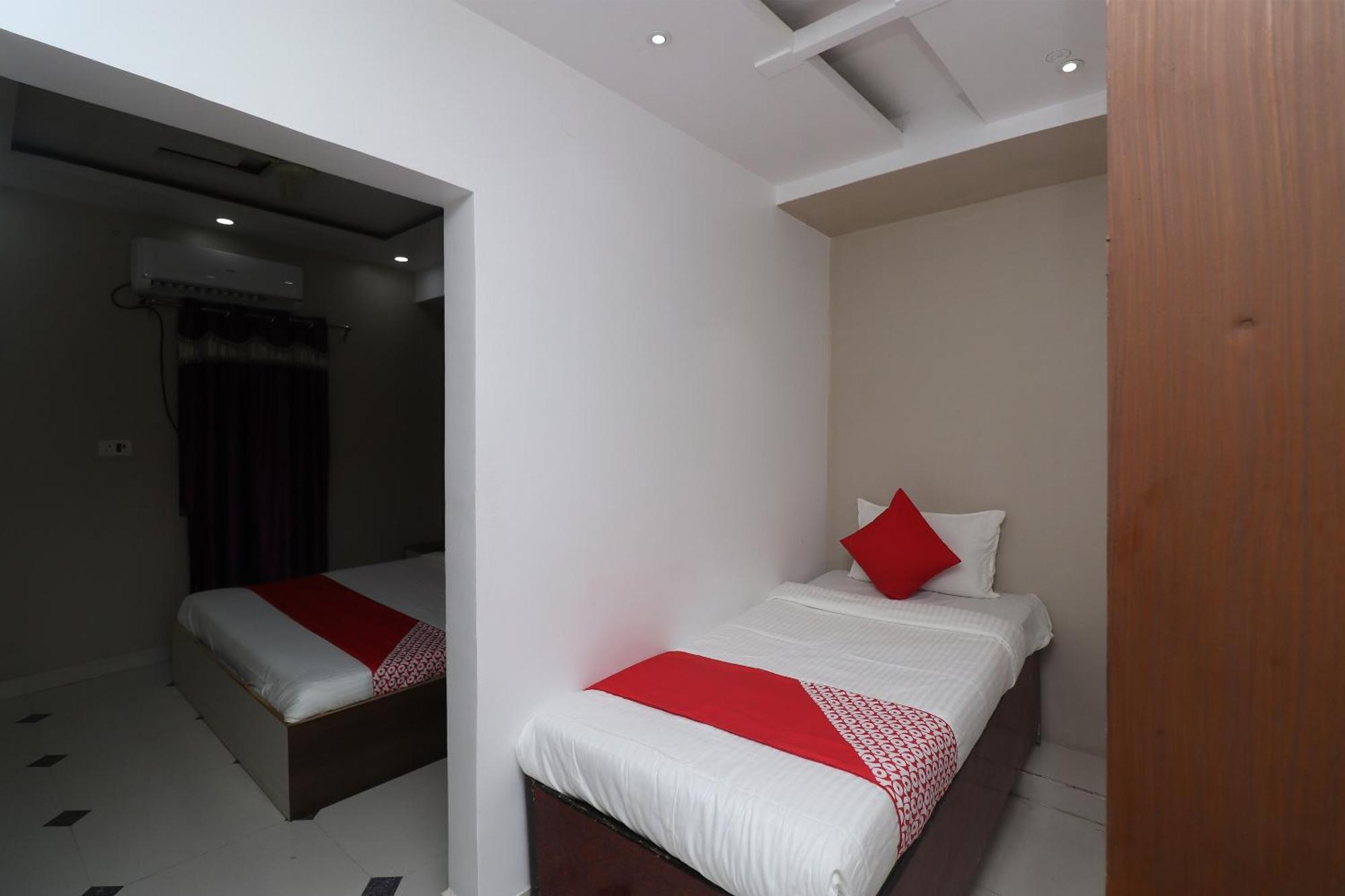 OYO 29570 Swastik Resort Colonelganj Exterior foto