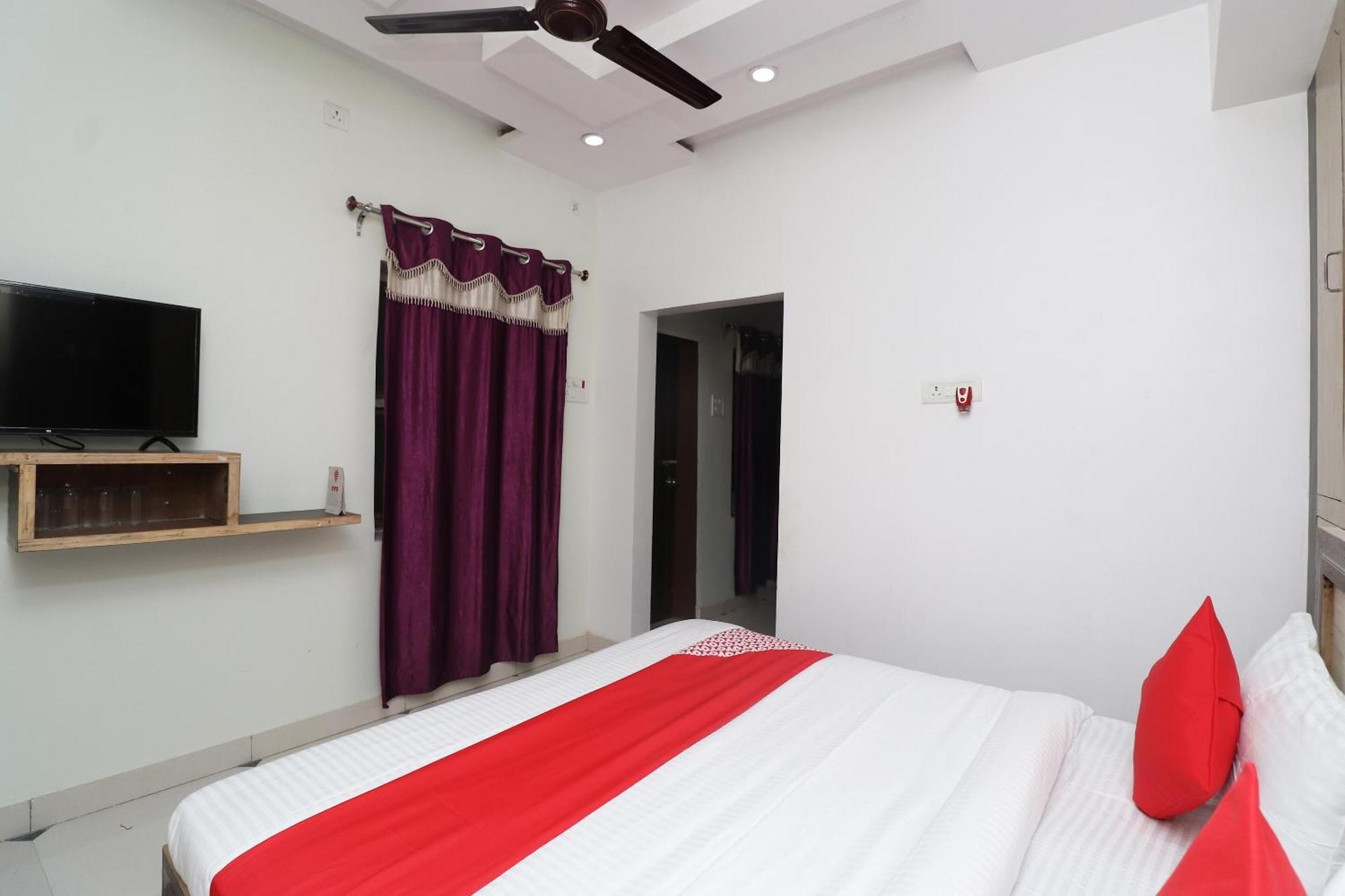 OYO 29570 Swastik Resort Colonelganj Exterior foto