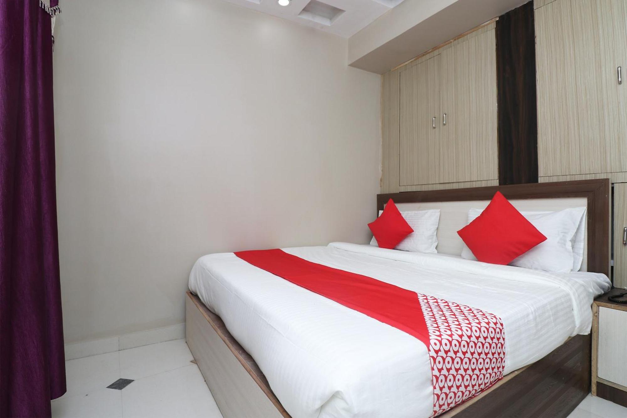OYO 29570 Swastik Resort Colonelganj Exterior foto