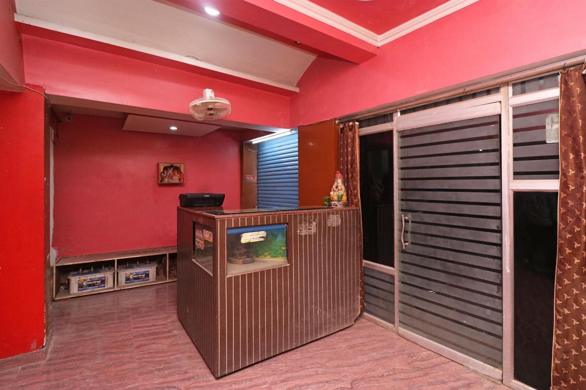 OYO 29570 Swastik Resort Colonelganj Exterior foto
