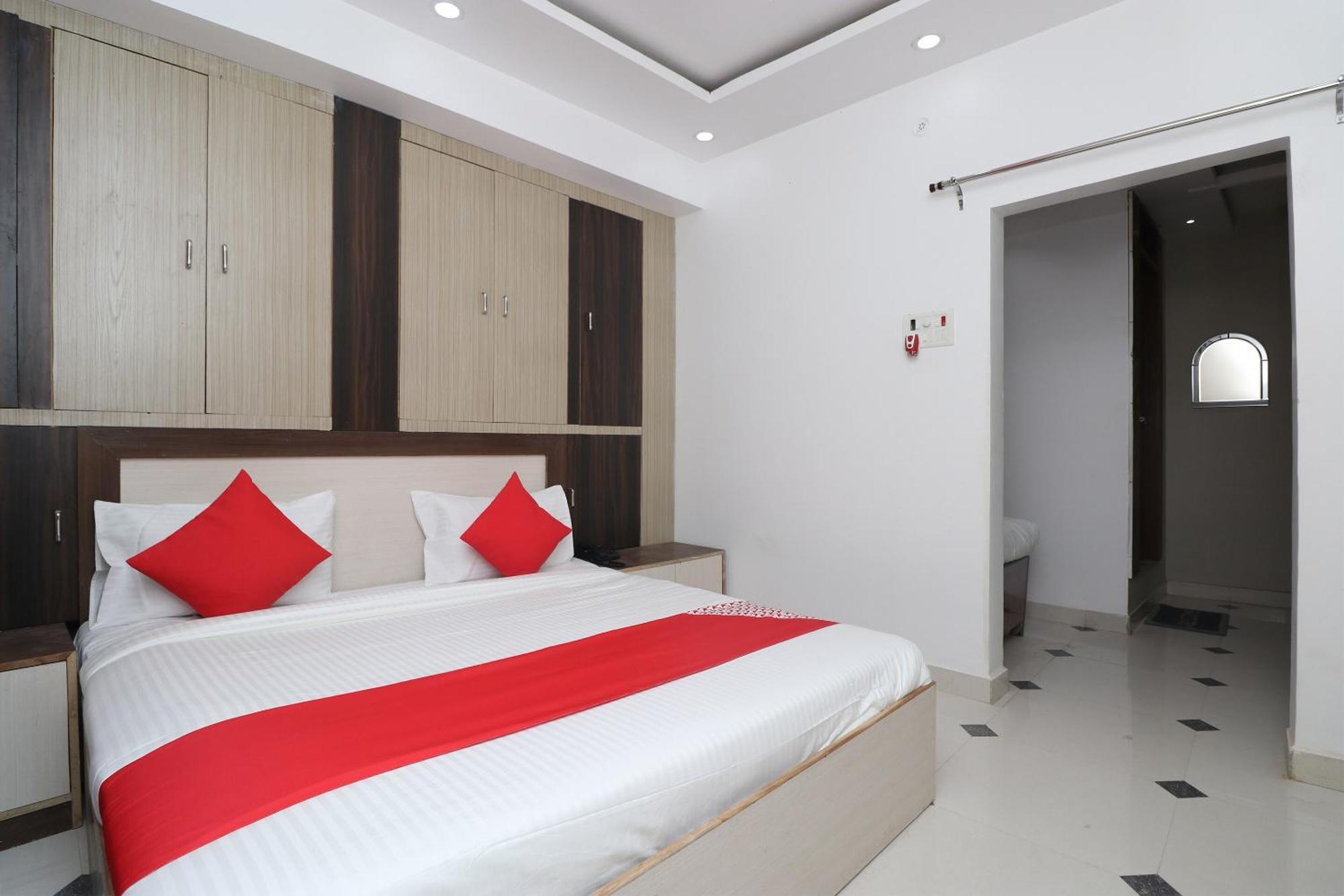 OYO 29570 Swastik Resort Colonelganj Exterior foto